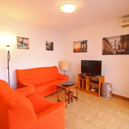 Apartamento Sleeps 5 With Air Con And Wifi